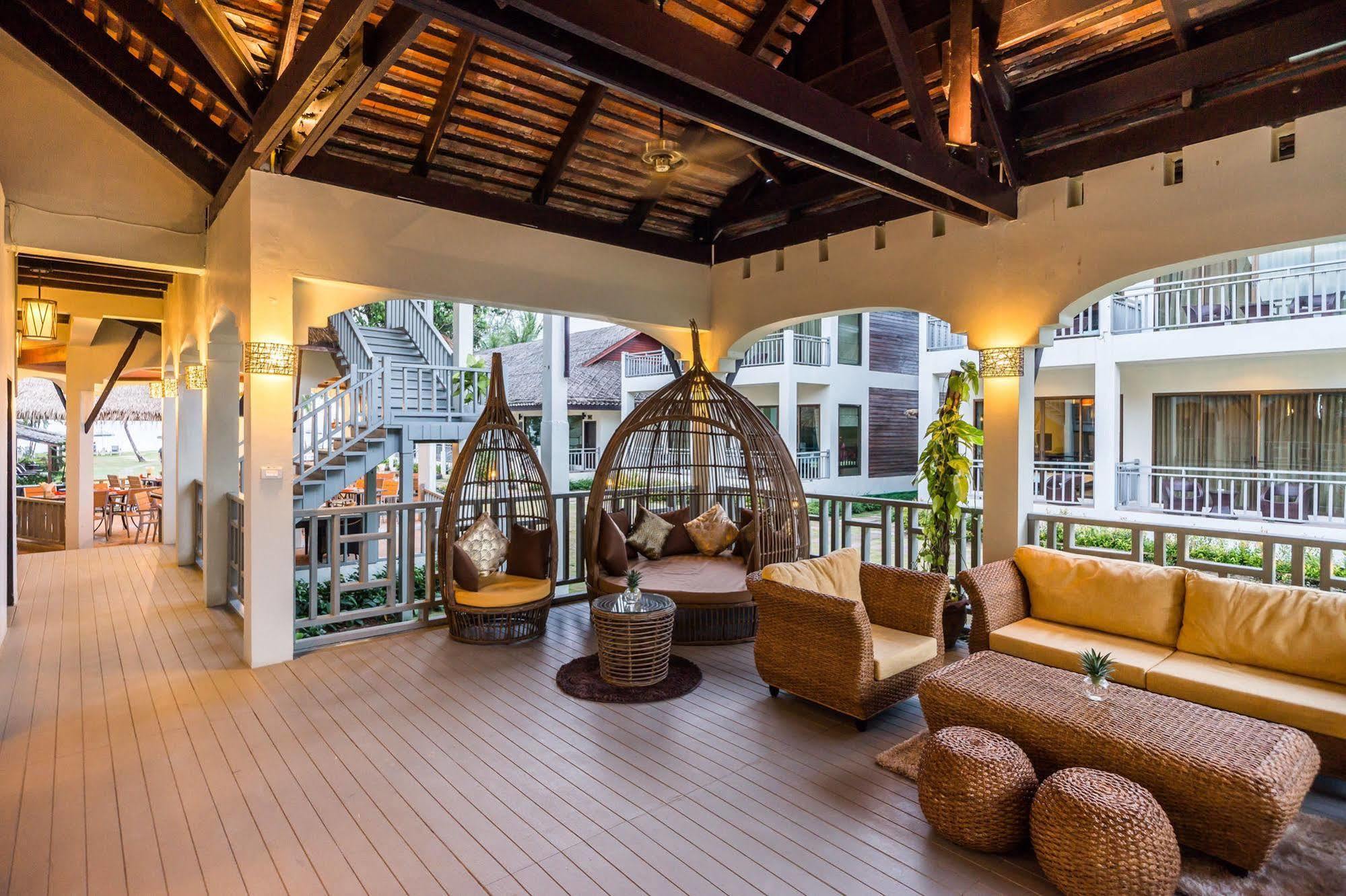 Hive Khaolak Beach Resort (Adults Only) Кхаулак Экстерьер фото