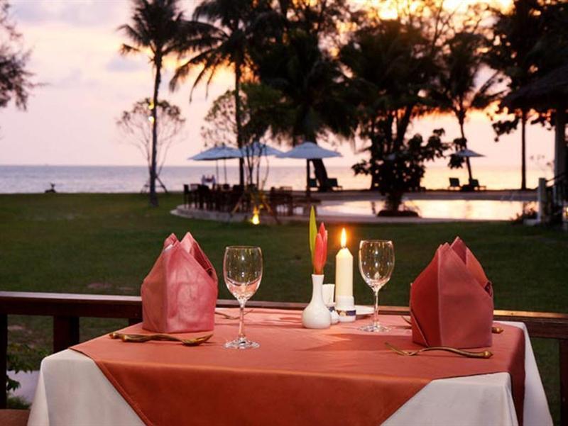 Hive Khaolak Beach Resort (Adults Only) Кхаулак Экстерьер фото